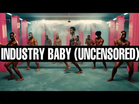 Lil Nas X dances completely naked in Industry Baby video nude。